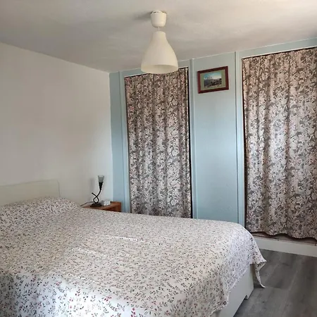 Mas Blauet - With 2 And Shared Pool Holiday home *